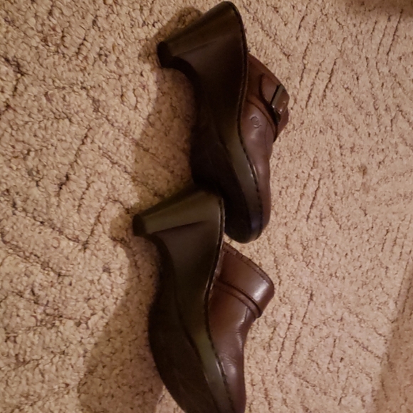 Shoes - Picture 5 of 7